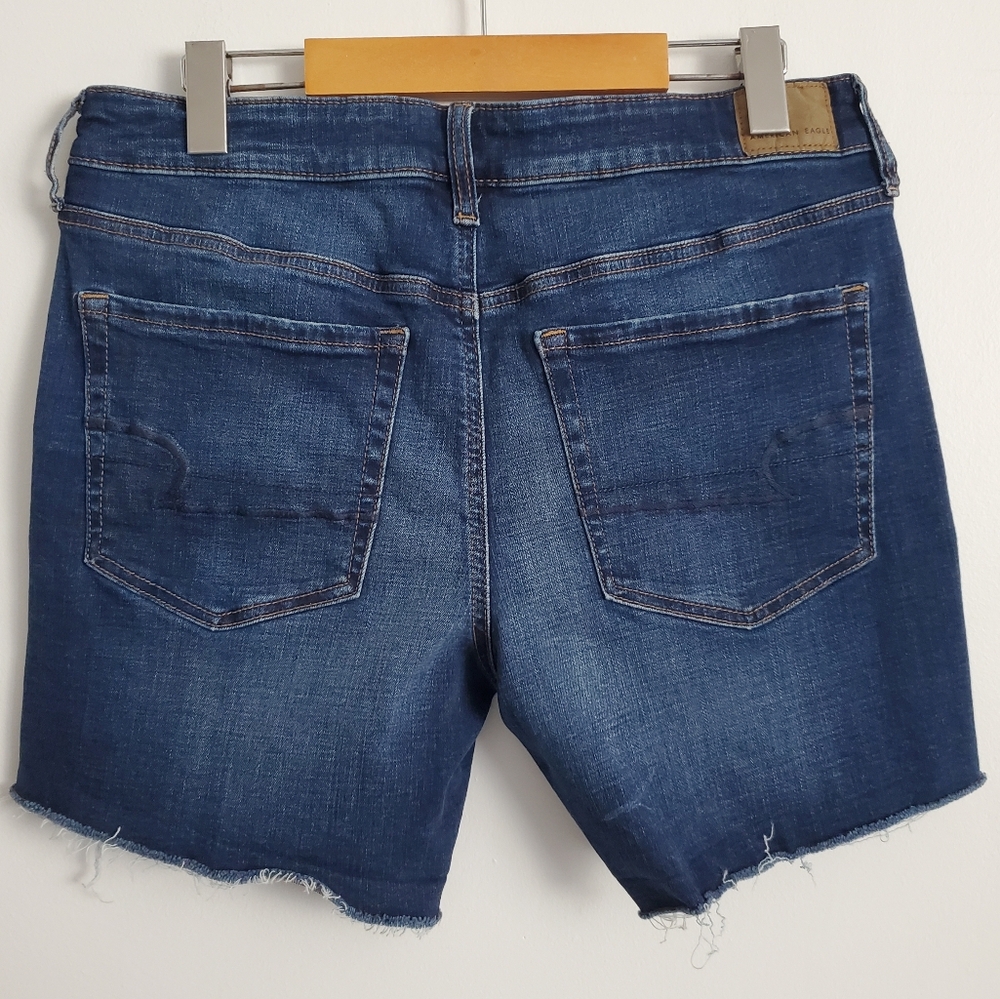 American Eagle Midi Denim Shorts Size 12 - Picture 2 of 6